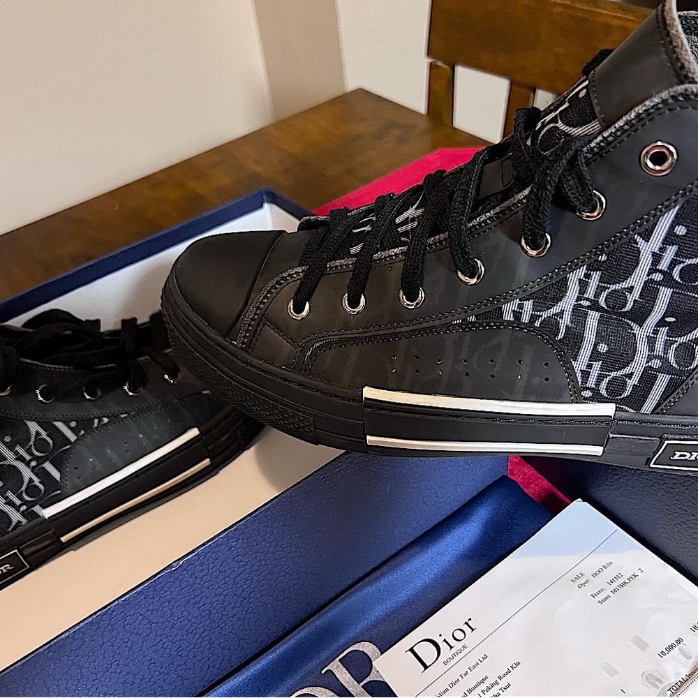 B23 High-Top Sneaker